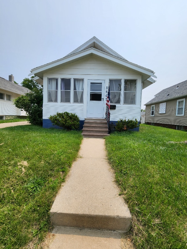 property at 3507 Elm Ave SE
