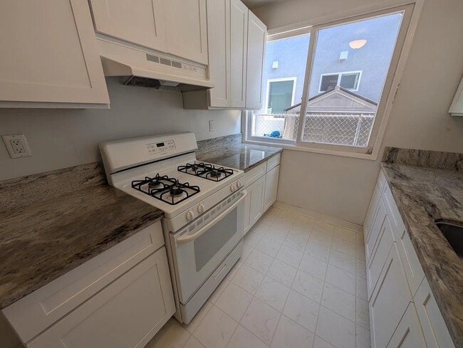 1509 Orange Grv Ave in Los Angeles, CA - Foto de edificio - Building Photo