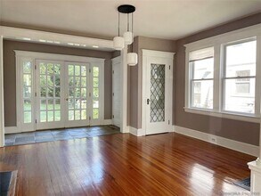 25 Lincoln St in Westport, CT - Building Photo - Building Photo