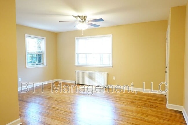 8716 Plymouth St in Silver Spring, MD - Foto de edificio - Building Photo