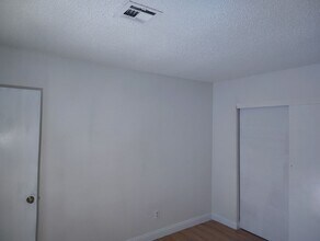 2517 E Cedar Ave in Las Vegas, NV - Building Photo - Building Photo