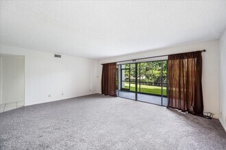 12692 Shoreline Dr in Wellington, FL - Building Photo - Building Photo