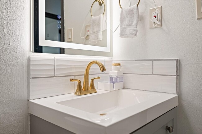 property at 7018 Oleander Ln