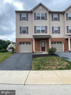 6459 Creekbend Dr in Hampden Township, PA - Building Photo