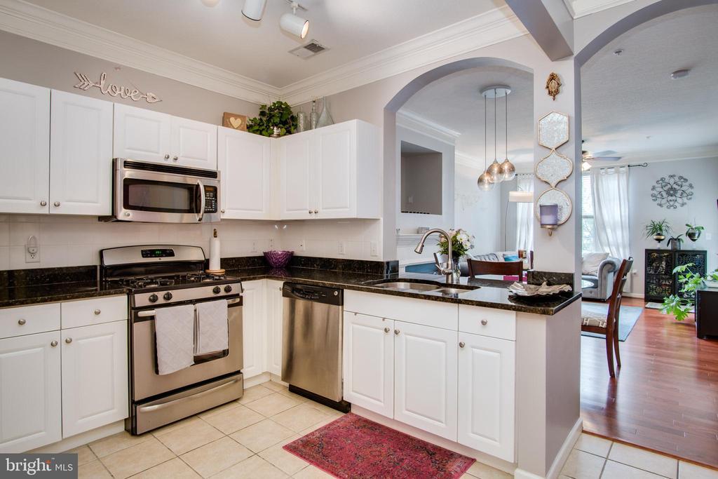 3 Arch Pl in Gaithersburg, MD - Building Photo