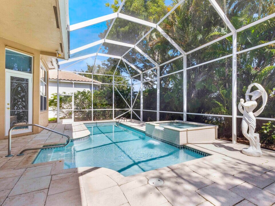 8854 Via Brilliante in Wellington, FL - Foto de edificio