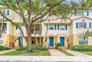 3187 N Oasis Dr in Boynton Beach, FL - Building Photo