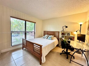 7034 SW 114th Pl, Unit F51 in Miami, FL - Building Photo - Building Photo