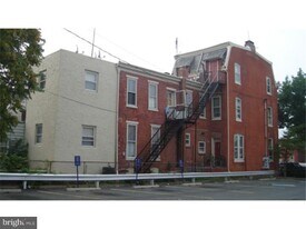 421 E High St in Pottstown, PA - Building Photo