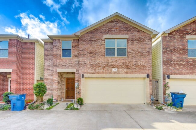 3707 Main Poplar Dr in Houston, TX - Building Photo - Building Photo