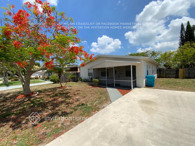 132 SE 4th Ave in Boynton Beach, FL - Building Photo - Building Photo