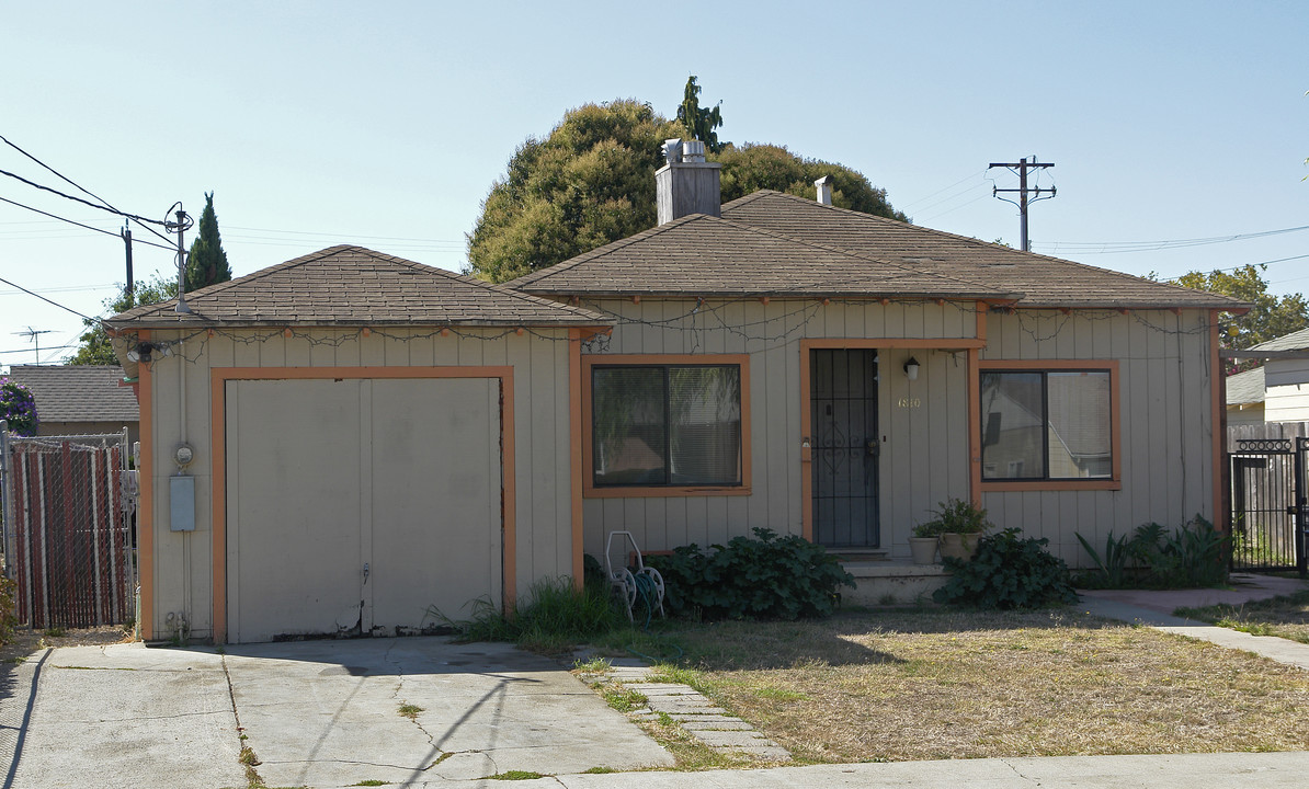 1810 Alfreda Blvd in San Pablo, CA - Building Photo