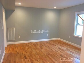 31 Bacon St in Watertown, MA - Building Photo - Building Photo
