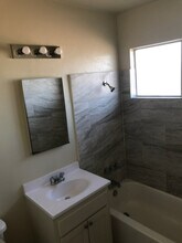 527 E Ave Q in Palmdale, CA - Building Photo - Building Photo