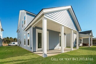 1004 Yucca St in Summerville, SC - Building Photo - Building Photo