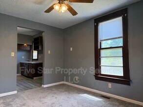 229 W Allen St in Springfield, IL - Building Photo - Building Photo
