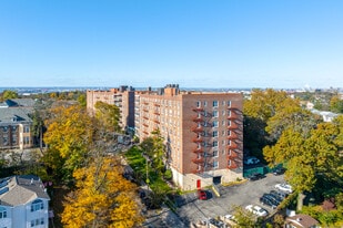 Imperial Towers in Staten Island, NY - Building Photo