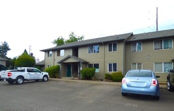 Stafford Square Apartments in Salem, OR - Building Photo - Building Photo