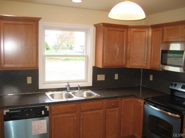 3025 Center Rd in Northampton, PA - Building Photo - Building Photo