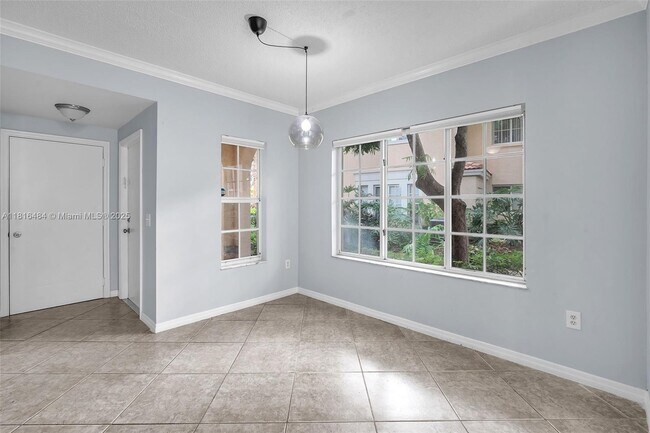 2474 Centergate Dr in Miramar, FL - Building Photo - Building Photo