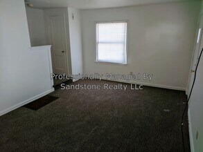 4027 Gary Ave-Unit -4027 in Lorain, OH - Building Photo - Building Photo