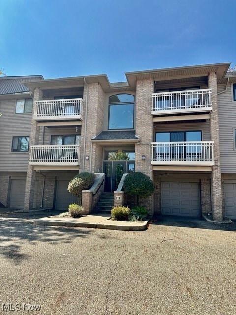 property at 3800 Rosemont Blvd