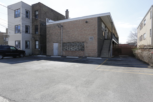 4930 W Diversey Ave in Chicago, IL - Building Photo - Building Photo