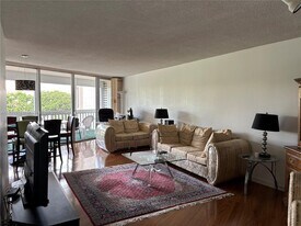 6901 Environ Blvd in Lauderhill, FL - Building Photo