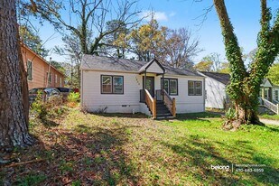 1866 Thompson Ave in Atlanta, GA - Building Photo