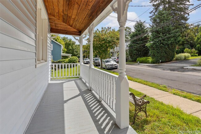 15 E Clinton Ave in Irvington, NY - Building Photo - Building Photo