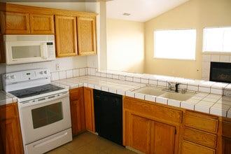 3574 N State Ave in Fresno, CA - Building Photo - Building Photo