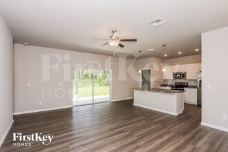 4058 Manchester Terrace in North Port, FL - Foto de edificio - Building Photo