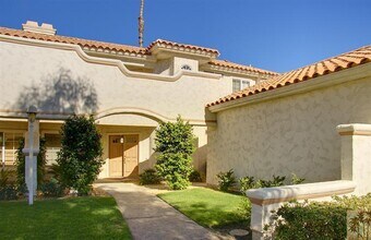 223 Desert Falls Dr E in Palm Desert, CA - Building Photo - Building Photo
