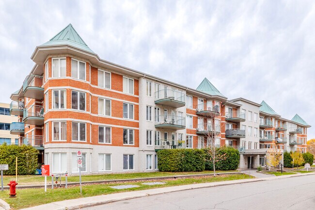 Chateau Kingsley in Côte-St-Luc, QC - Building Photo - Primary Photo