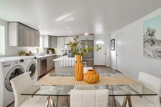 25826 Hillworth Ave in Lomita, CA - Foto de edificio - Building Photo