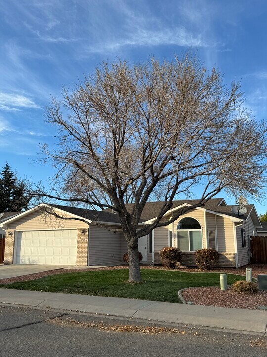 3108 1/2 Palomino Way in Grand Junction, CO - Building Photo