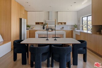 3750 Roberta St in Los Angeles, CA - Building Photo - Building Photo