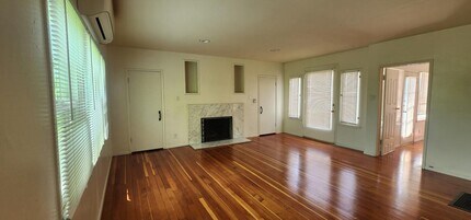 1301 N Maryland Ave, Unit #A in Glendale, CA - Building Photo - Building Photo