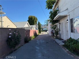 1953 N Parish Pl in Burbank, CA - Building Photo