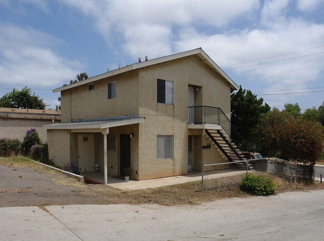 572-574 8th St in Imperial Beach, CA - Building Photo - Building Photo