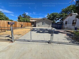 1142 8th Pl in Wasco, CA - Building Photo