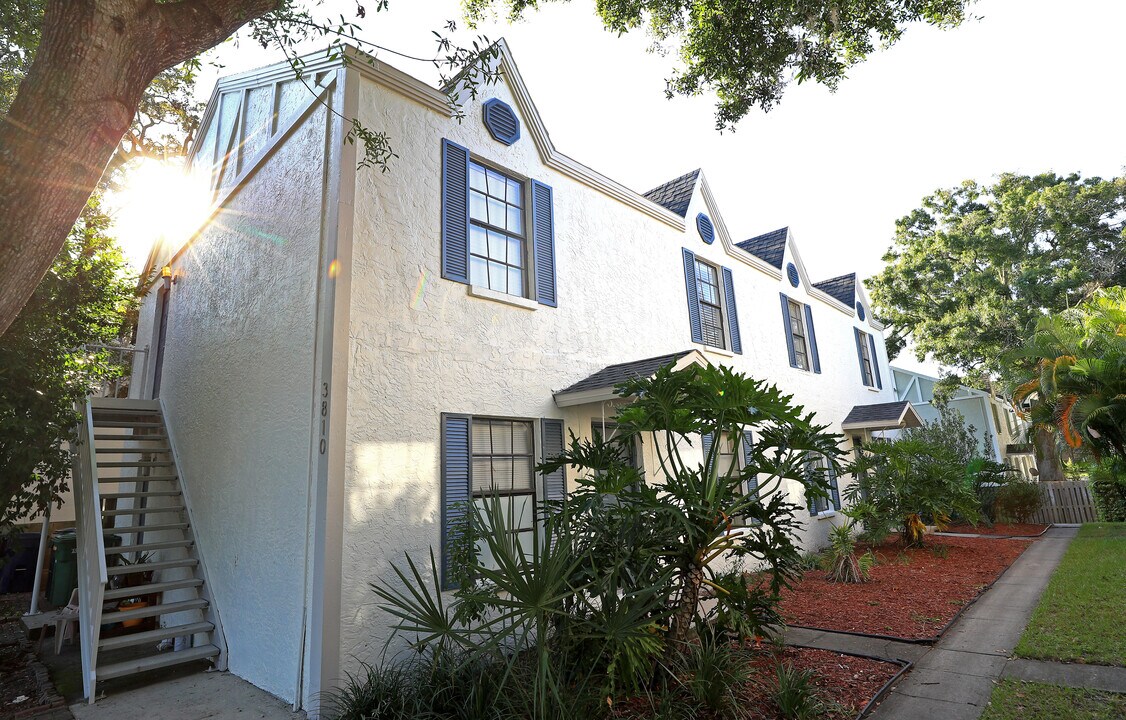 3810 W Cleveland St in Tampa, FL - Building Photo
