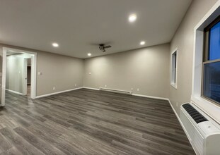 107 W Biddle St in Gordon, PA - Foto de edificio - Building Photo