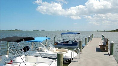6155 S Mirror Lake Dr in Sebastian, FL - Building Photo - Building Photo