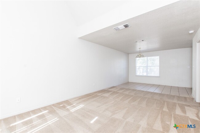 5009 John David Dr in Killeen, TX - Building Photo - Building Photo