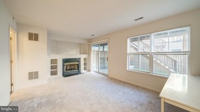 43520 Laidlow St in Chantilly, VA - Building Photo - Building Photo
