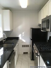 80 St Paul St, Unit 5 in Brookline, MA - Building Photo - Building Photo