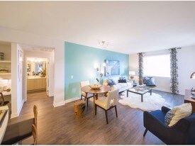 Verge in San Diego, CA - Building Photo