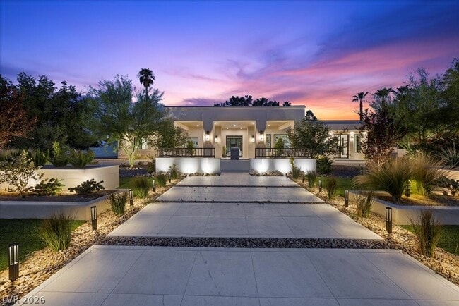 property at 2401 Driftwood Dr