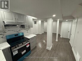 68 St Joan of Arc Ave in Vaughan, ON - Building Photo